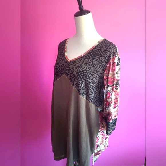 Ulla Popken Ladies Multicolor Bohemian Cotton V-neck Blouse - Picture 2 of 5